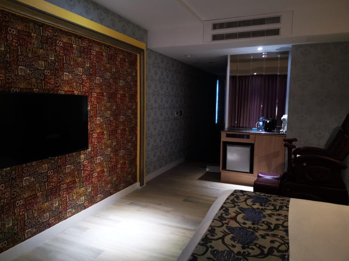 情觅精品汽车旅馆 臺北 外观 照片